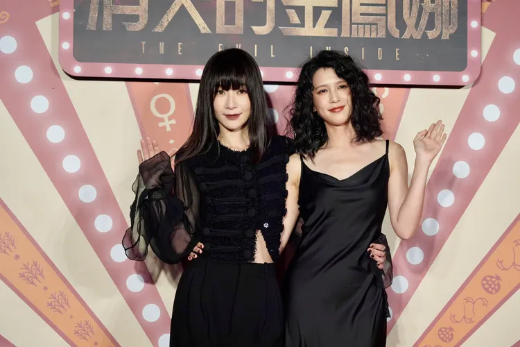 陽靚（左）和劉奕兒。攝影中心攝