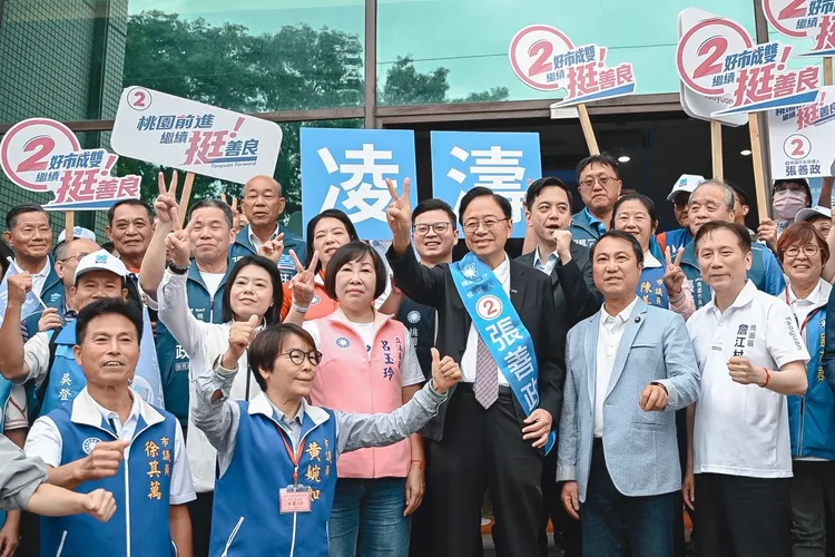 現場藍營民代齊聚展現團結氣勢。張善政競辦提供