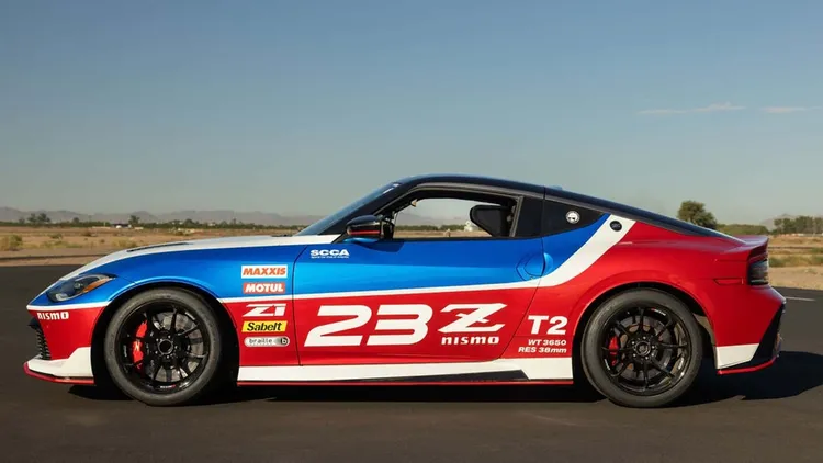 Project NAT2由Nissan內部員工自發改裝，依照SCCA Touring 2組別規範打造，具備實際參賽所需的基本配置。原廠照片