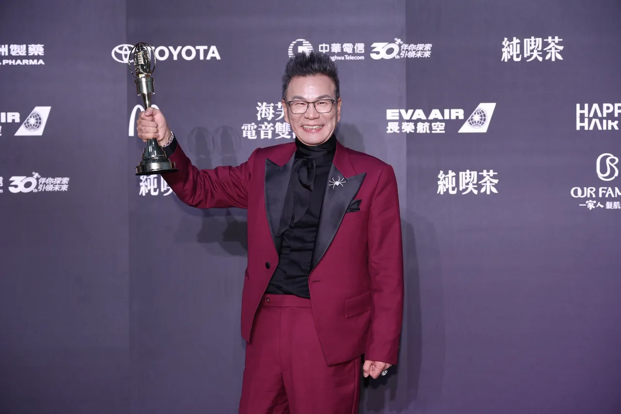 金鐘獎｜沈玉琳奪綜藝節目主持人獎　發揮荒謬大師本色：祖墳冒青煙