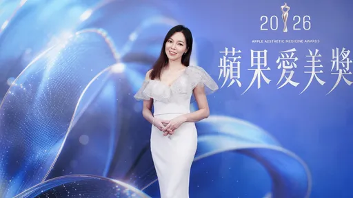 曾馨瑩小露美胸絕美現身蘋果愛美獎　為活動2個月前就治裝