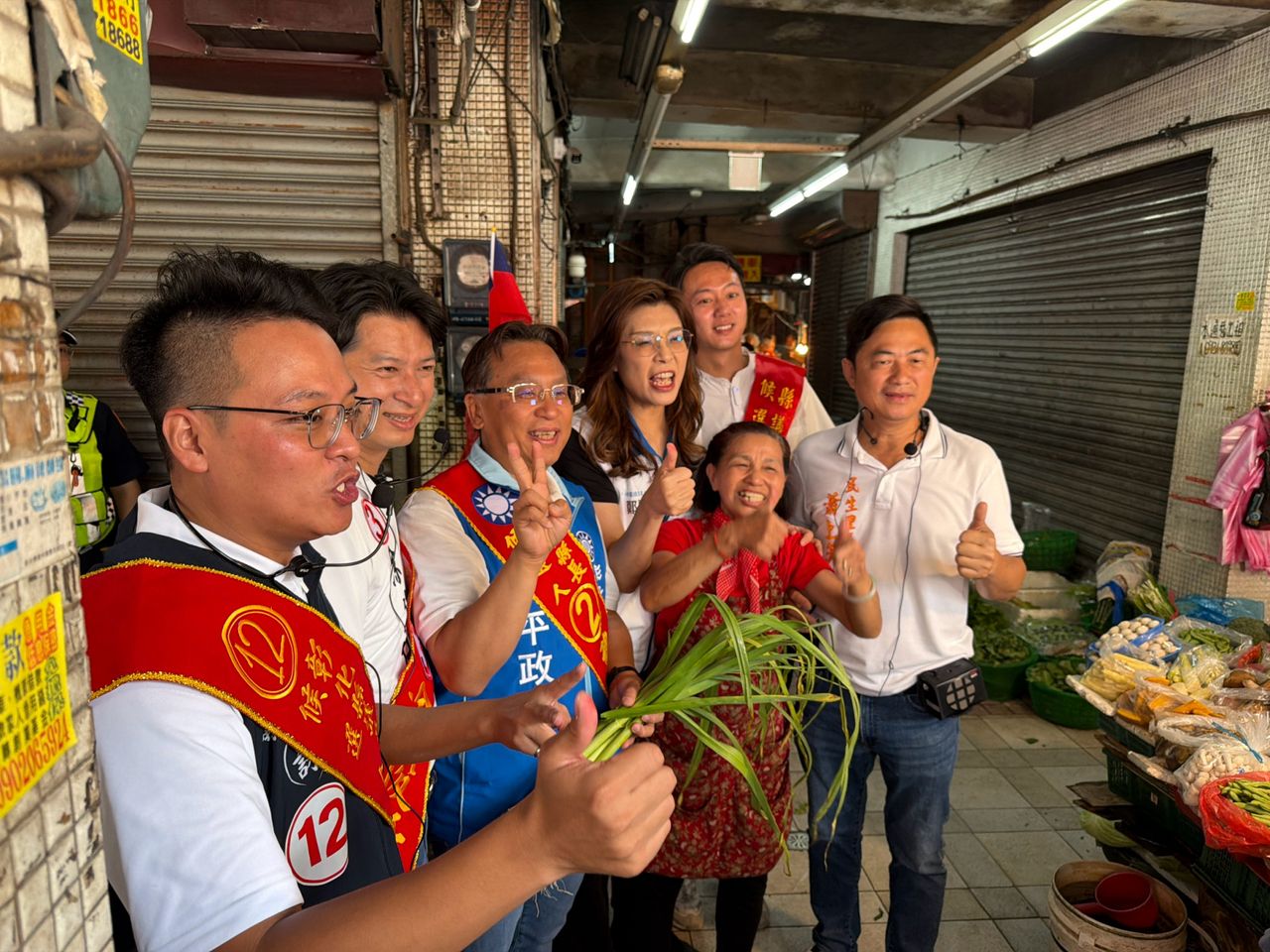 1周來4天!鄭麗文陪魏平政市場掃街 菜販驚:她怎麼那麼高