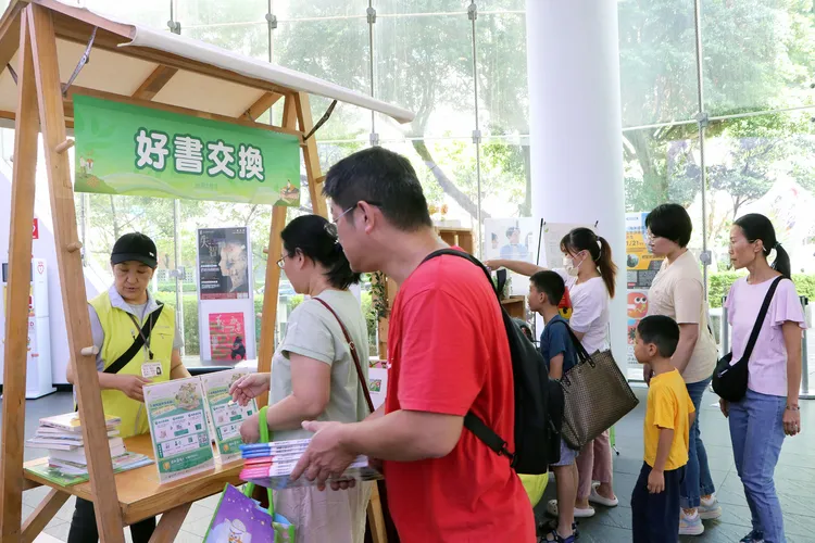 好書交換活動，讓閱讀資源重新循環，也讓好書找到下一位知音。館方提供