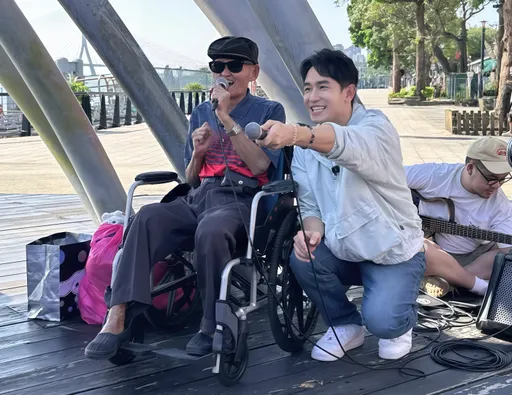 李炳輝二度中風19年！愛妻也失智了　八點檔男神出手送暖