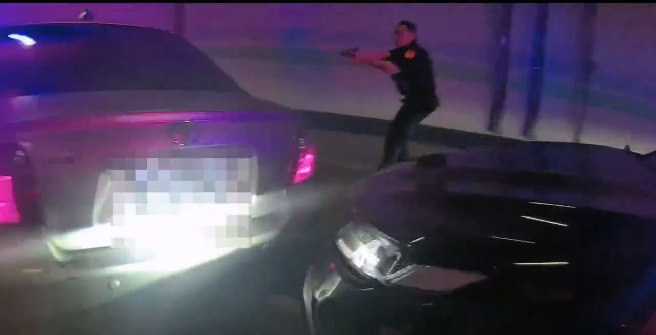 拒檢衝撞警車!內埔警對空鳴槍3槍示警 破窗壓制嫌犯