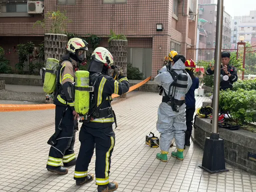 桃園社區大樓驚傳硫化氫超標！住戶、警衛胸悶咳嗽送醫　整棟預防性疏散