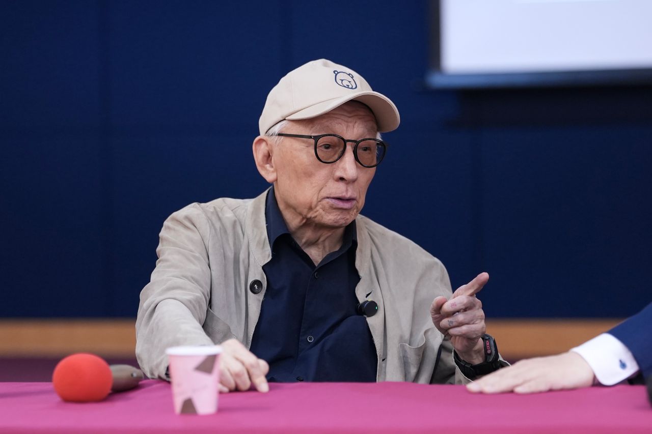 曹興誠稱「沈伯洋像菩薩」遭轟造神 引佛法解釋:菩薩不是神