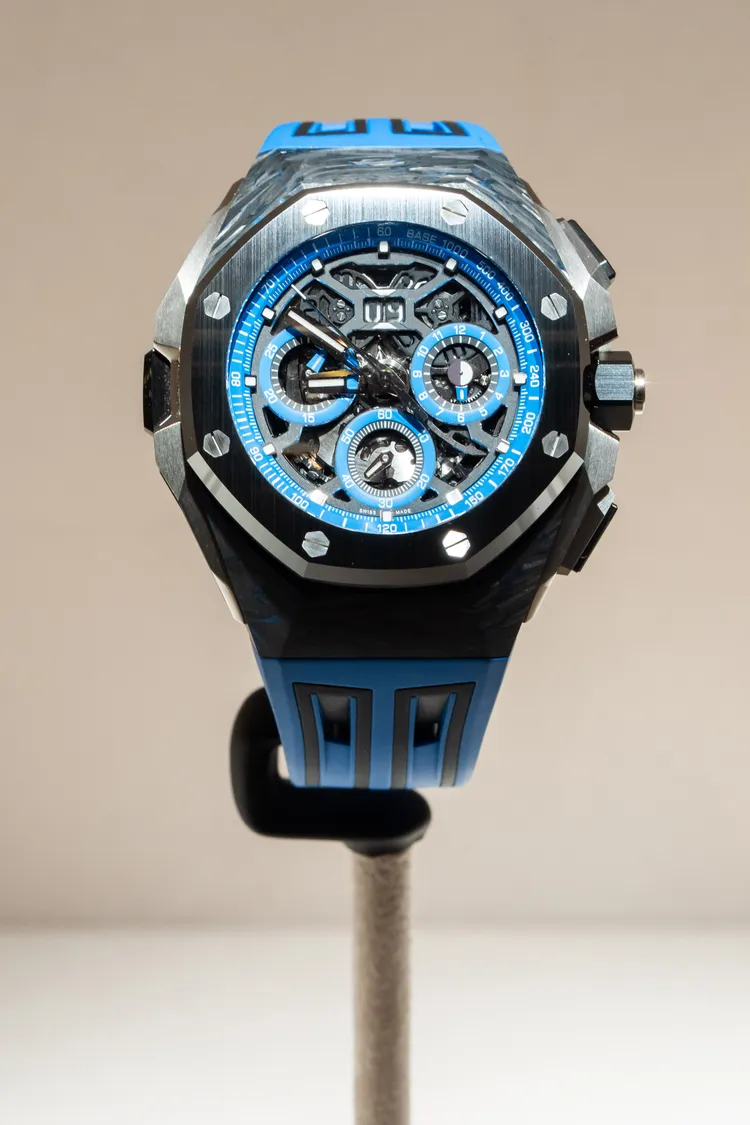 Royal Oak Concept皇家橡樹概念系列43毫米雙追針GMT大日期計時碼錶。品牌提供