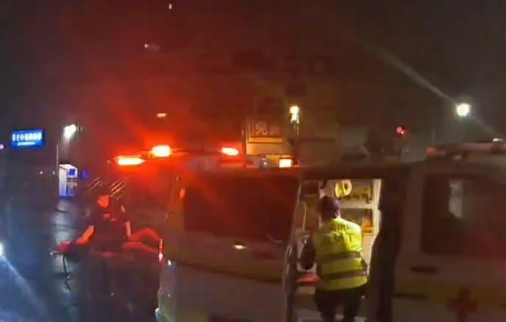 颱風夜女子酒後失控!闖車道吼叫 桃警強制送醫並依法開罰