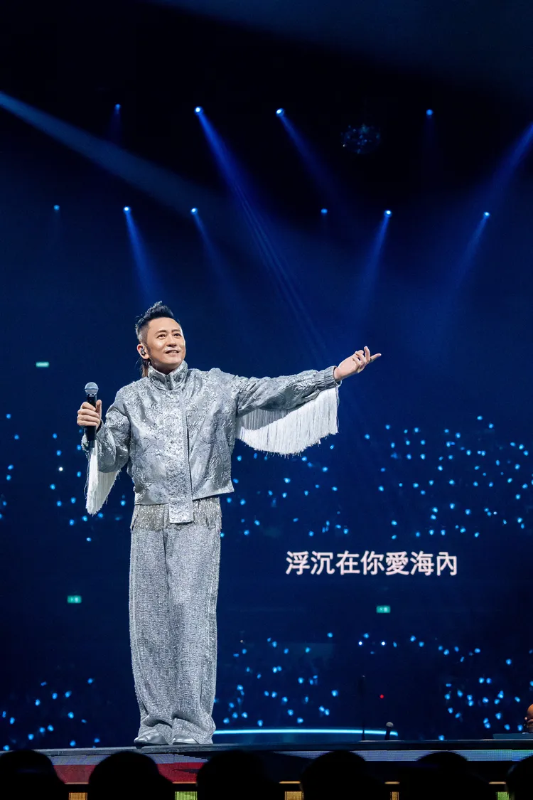 蘇志威深情演唱。Lam & Lamb / 寬魚國際提供