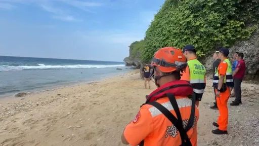 屏東小琉球又傳意外！　美人洞沙灘戲水男遭捲外海　海巡船艇尋獲