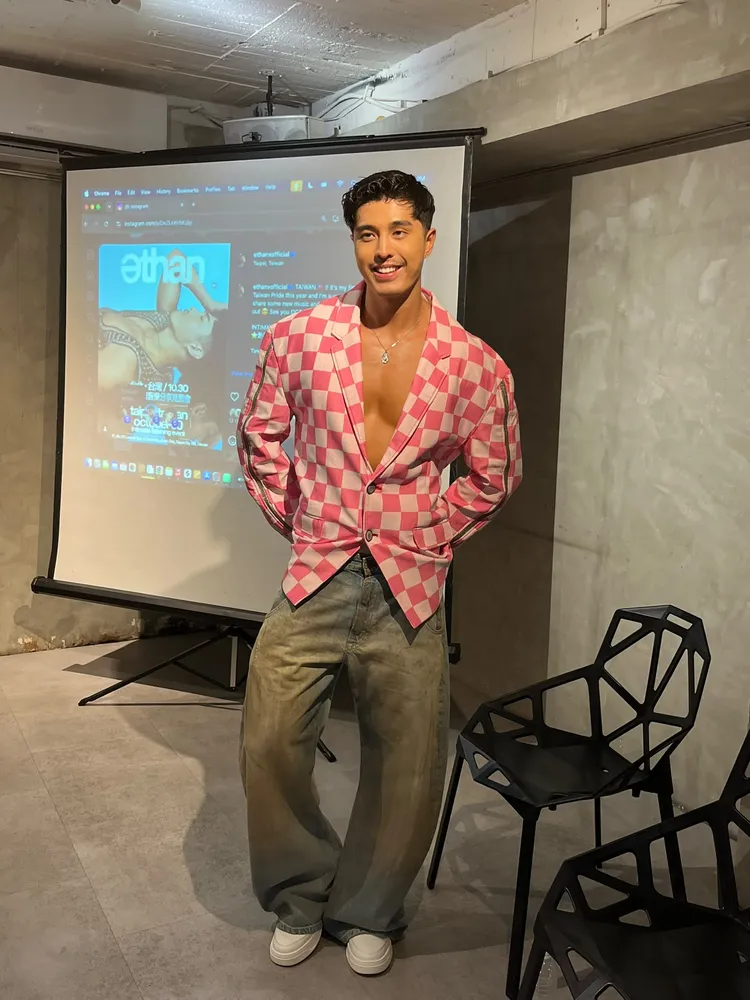 Ethan首度登台推彩虹專輯。狗狗工作室提供