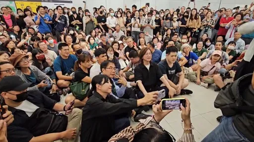 台南站公共鋼琴掀反彈　台鐵突貼禁令！市府協調已撤下