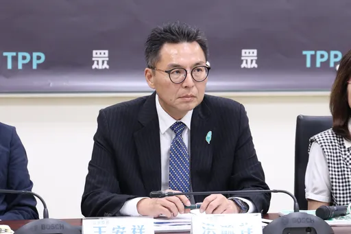 徐佳青再回應兒子隨行爭議　民眾黨怒嗆5點：濫用國家資源
