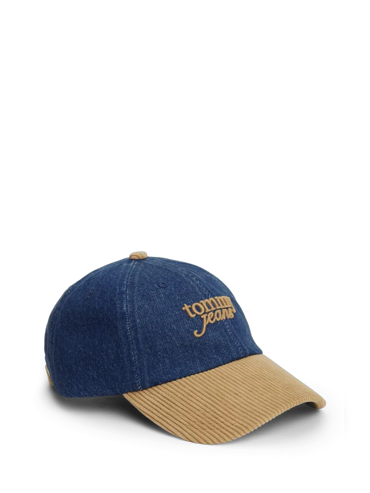 TOMMY JEANS女裝丹寧刺繡字樣棒球帽，2180元。品牌提供