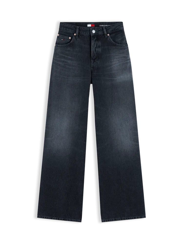 TOMMY JEANS女裝CHARLIE中腰寬鬆牛仔褲，5180元。品牌提供