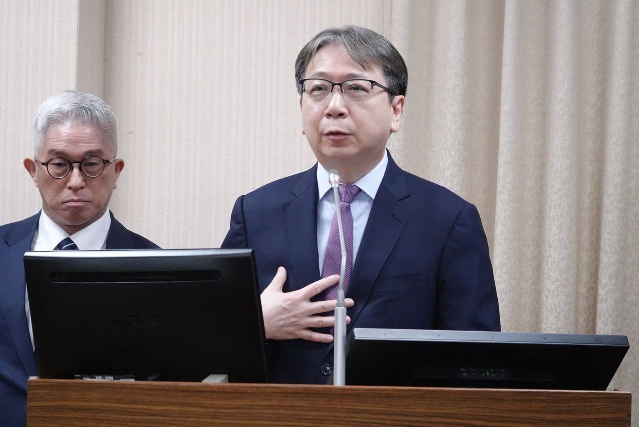 中共「精準介選」6手法曝光! 廉價機票協助返台投票