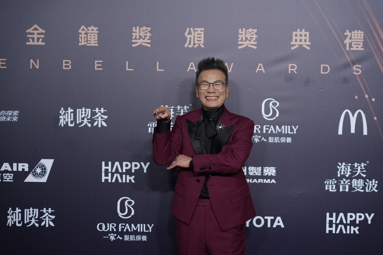 金鐘紅毯|沈玉琳勃根地紅西裝亮相 幸運色「撞衫胡瓜」心生不妙