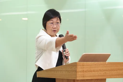 徐佳青爆特權「不是辭職就沒事」　立委要她拿出自費單據
