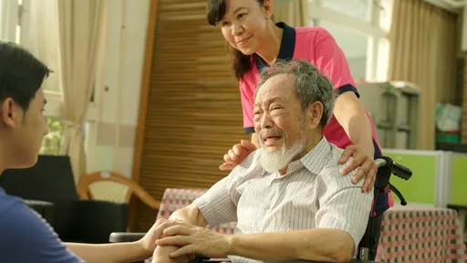 謝祖武帥兒入戲太深！緊抱82歲杜滿生情緒潰堤　舉動惹鼻酸