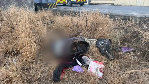 苗栗男深夜騎車逆撞電桿　摔落田裡8小時！天亮發現已身亡