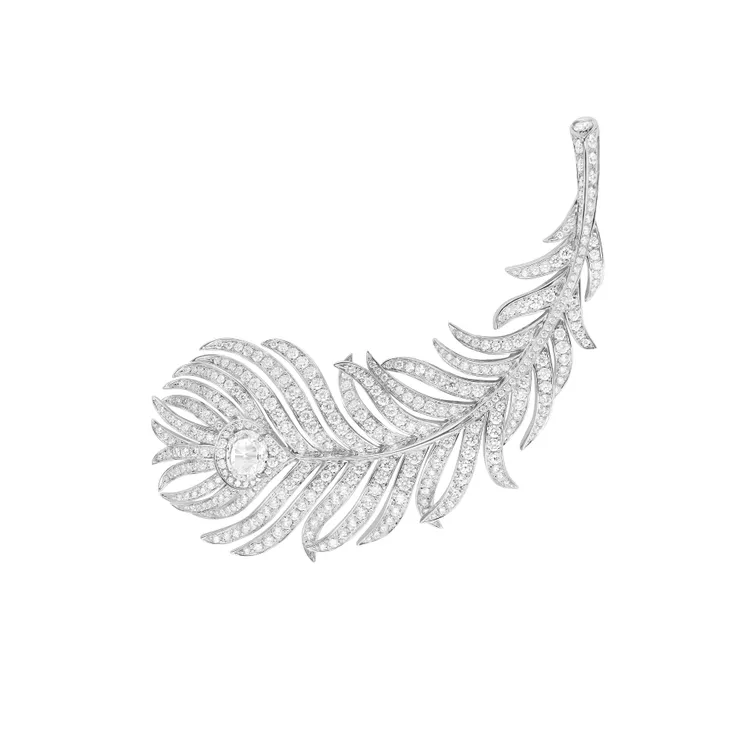 Boucheron高級珠寶系Plume de Paon孔雀羽毛胸針，193萬元。品牌提供