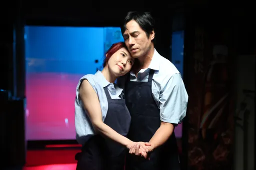 吳申梅結婚才4年　陶醉依偎在金鐘視帝肩上！曖昧照片流出