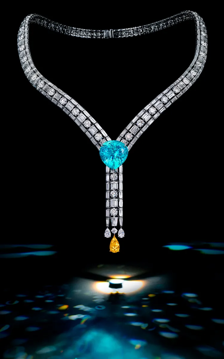 Glamour Fine Jewelry收藏級無燒莫三比克帕拉伊巴Paraiba套鍊。品牌提供