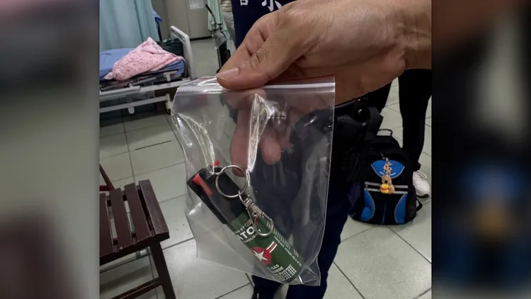據了解是學生攜帶防狼噴霧到校，嬉戲時不慎踩踏才發生此事件。民眾提供