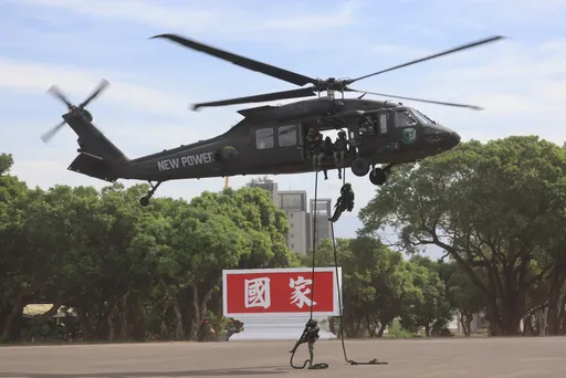 陸軍成功嶺營區開放延後至10/31登場　UH-60黑鷹直升機快速垂降、M1A2T戰車搶先看