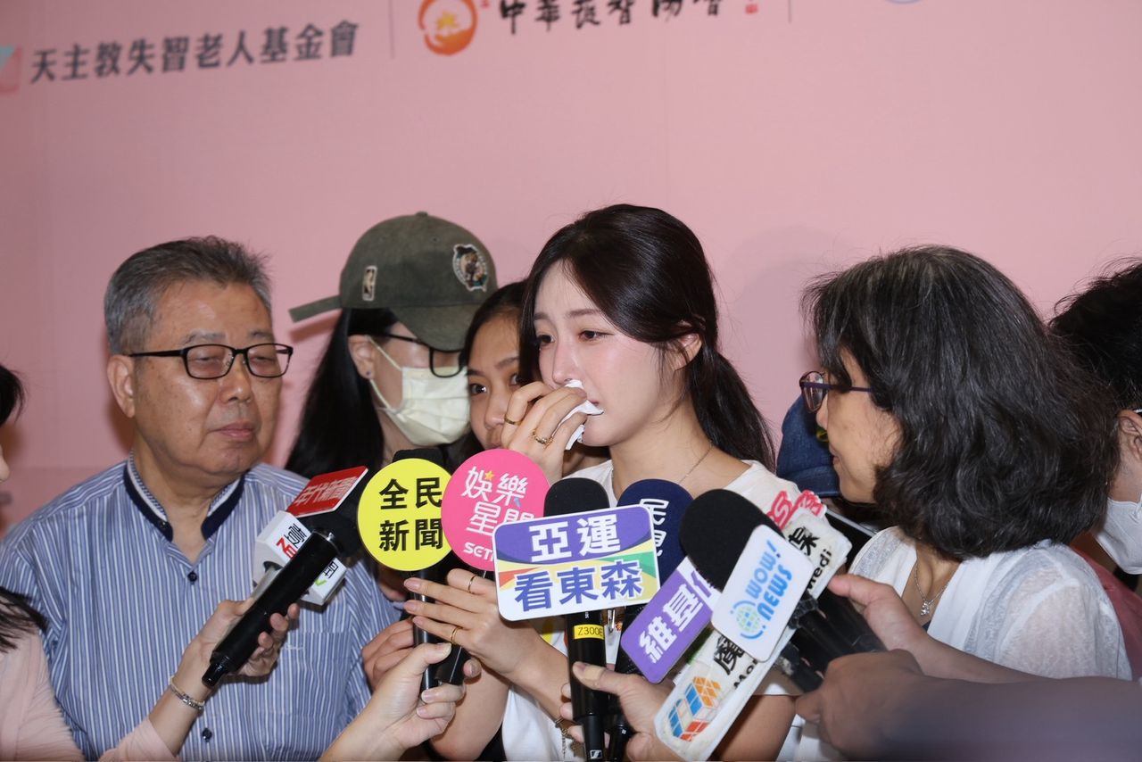 安芝儇性感演出挨酸「牛肉場」 首度回應哭了