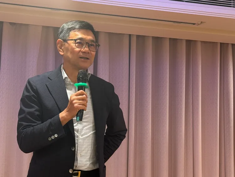 達麗建設董事長謝志長指出，國外不動產開發暫緩興建住宅，著重經營商用不動產創造穩定收益。葉家銘攝