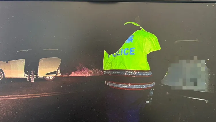 仁愛警分局在武嶺進行交通疏導及違規取締。民眾提供