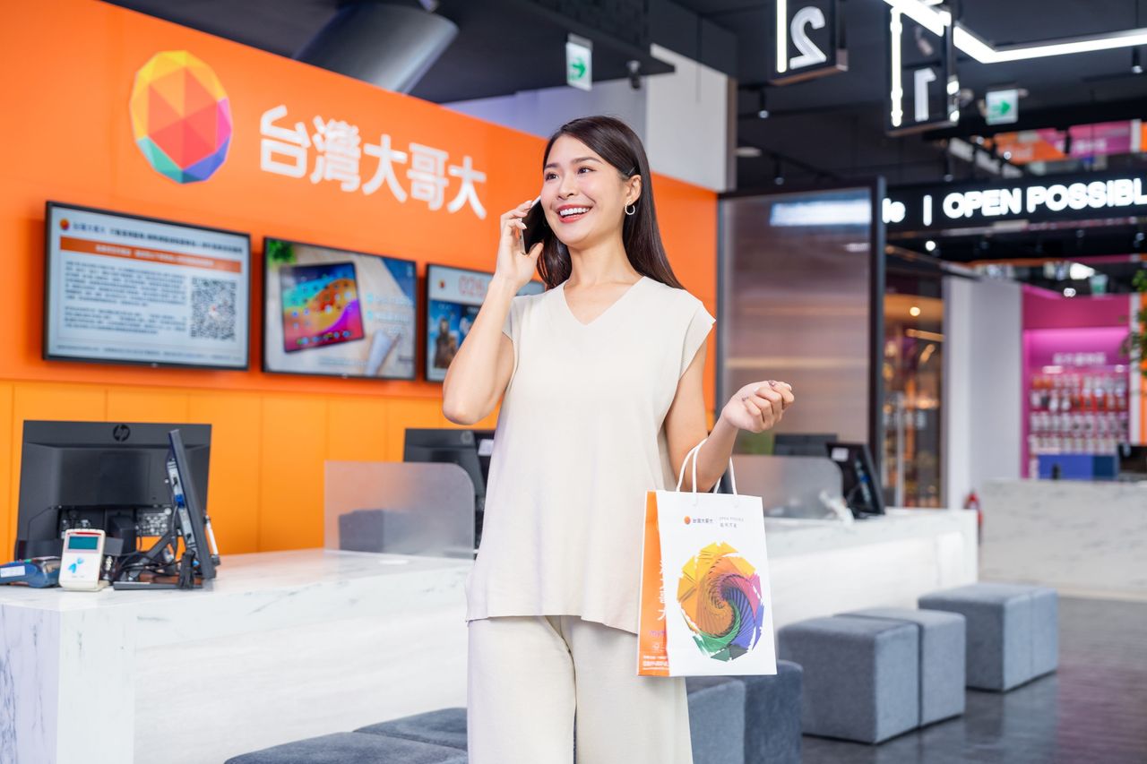 雙11電信優惠一次看!台灣大購機折1.2萬、中華送點、遠傳抽iPhone Duo