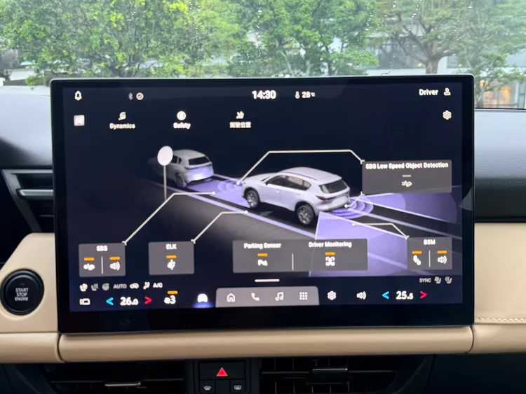 新CX-5提供完整主被動安全配備，全車系最多配置9具安全氣囊，並依車型提供不同等級的駕駛輔助系統。林浩昇攝