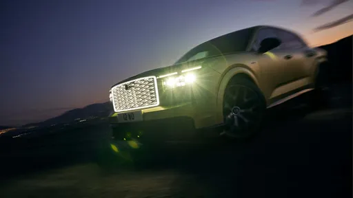 Bentley首款純電休旅Torcal完成百萬公里測試　極寒、高溫與電池安全全面驗證
