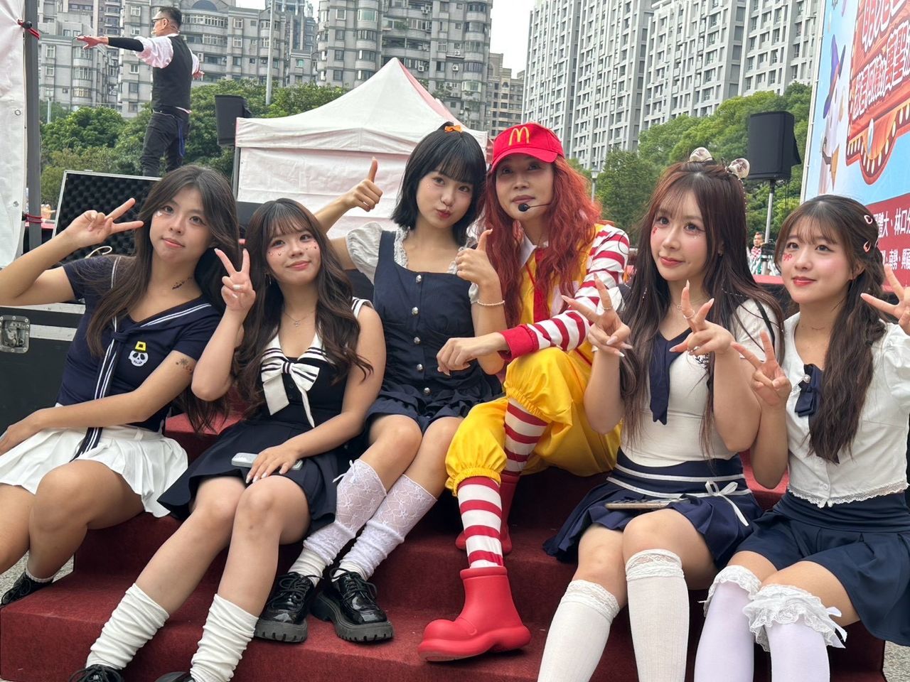 林口萬聖節變裝遊行破萬人!39家店家沿街迎小鬼 近萬包糖果全數送光