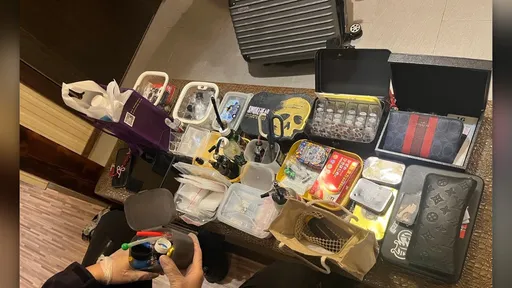 把摩鐵當毒品分裝場「訪客頻繁短暫逗留」　新北警破門逮43歲藥頭